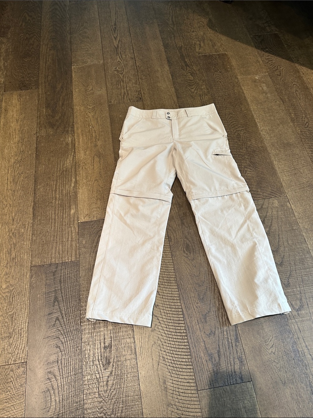 Columbia Men's Convertible Cargo Pants in Beige